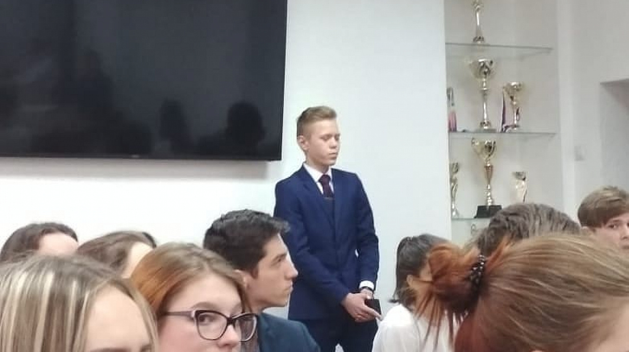 На встрече с главой Прикубанки Александром Журавлевым активисты молодежного совета презентовали свою работу и поделились планами на будущее