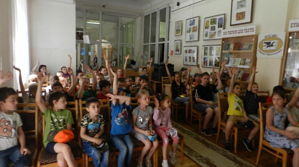 В библиотеке им. Н. А. Некрасова прошла литературно-игровая программа