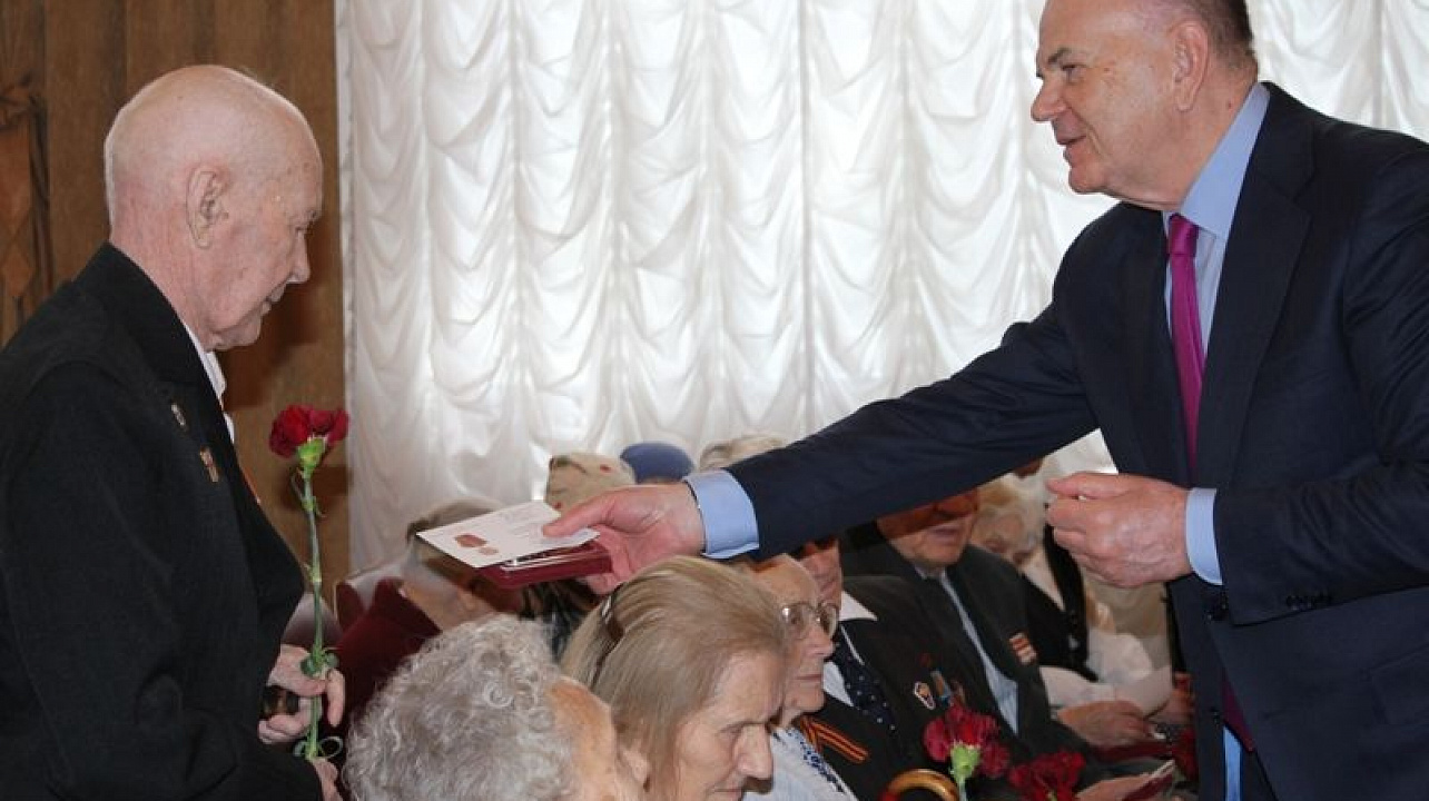 В геронтологическом центре «Екатеринодар» состоялось торжественное вручение юбилейных медалей