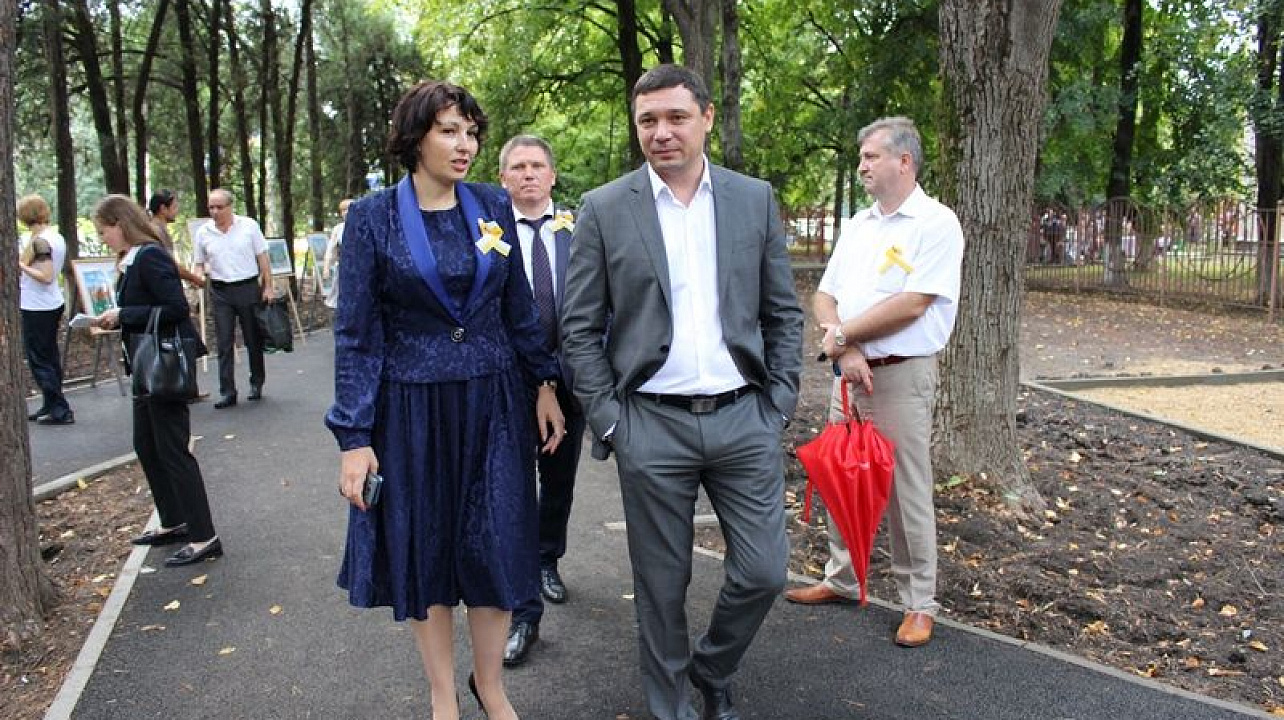 В Центральном округе торжественно открыли новый сквер «Сад Тротнера»