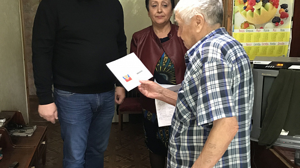 Депутат гордумы Дмитрий Оберемченко посетил ветерана в день его 90-летия
