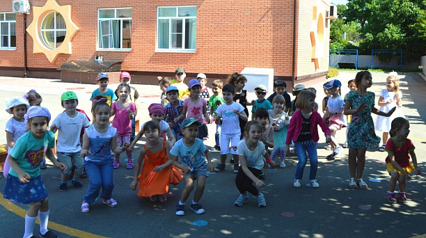 В детских садах Западного округа отметили День защиты детей