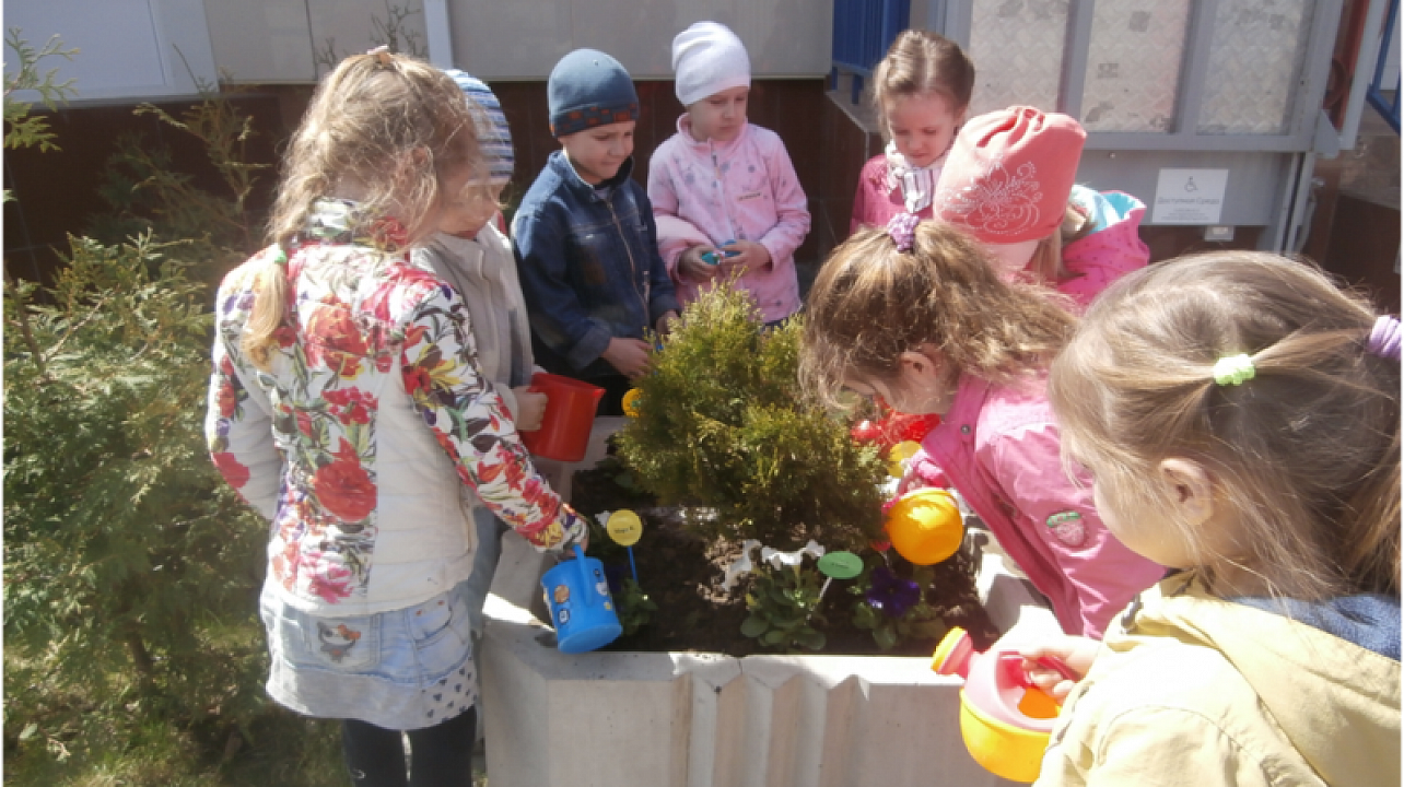 В детском саду № 139 прошла экологическая акция  «Посади цветок»