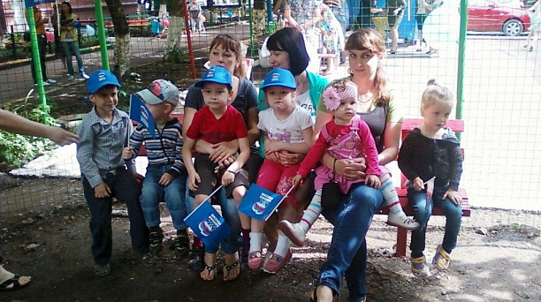 Жильцы дома по улице Славянской, 85, отметили юбилей своей многоэтажки