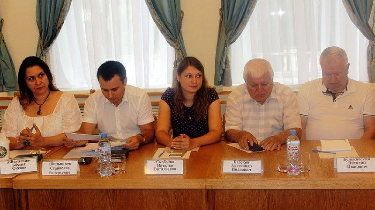 В Краснодаре прошел круглый стол по вопросам увековечения памяти Героев.jpg
