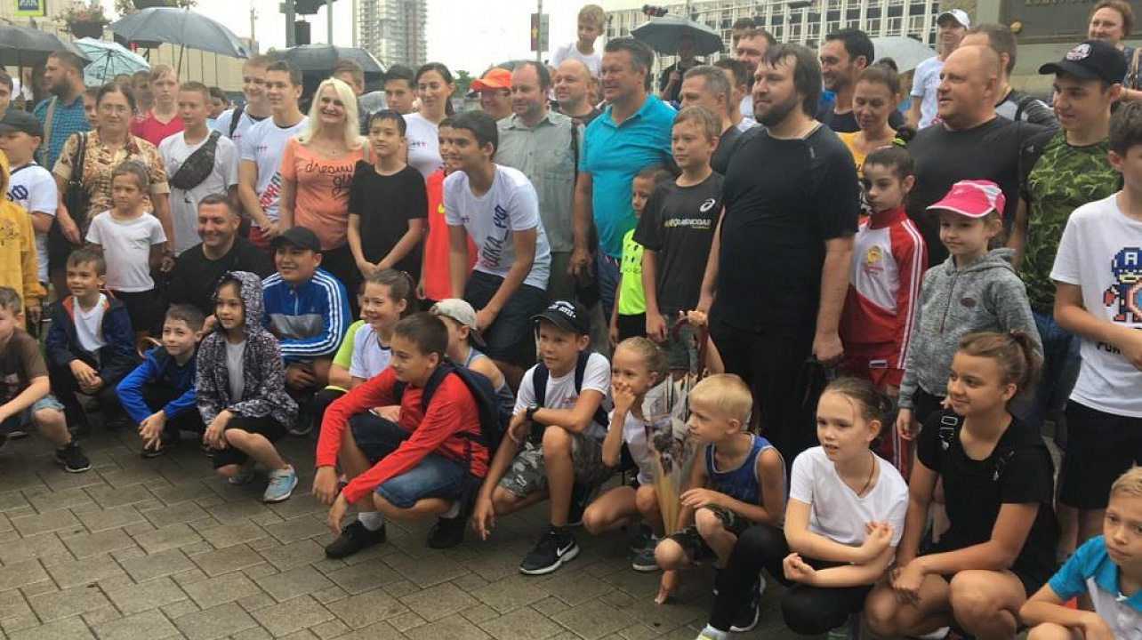 Спортсмены Западного округа вышли на зарядку