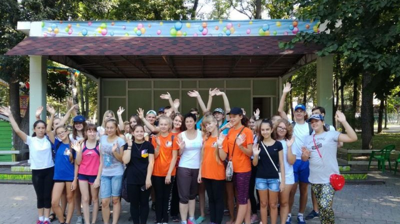 В Центральном округе прошло мероприятие «Зарядка с чемпионом»