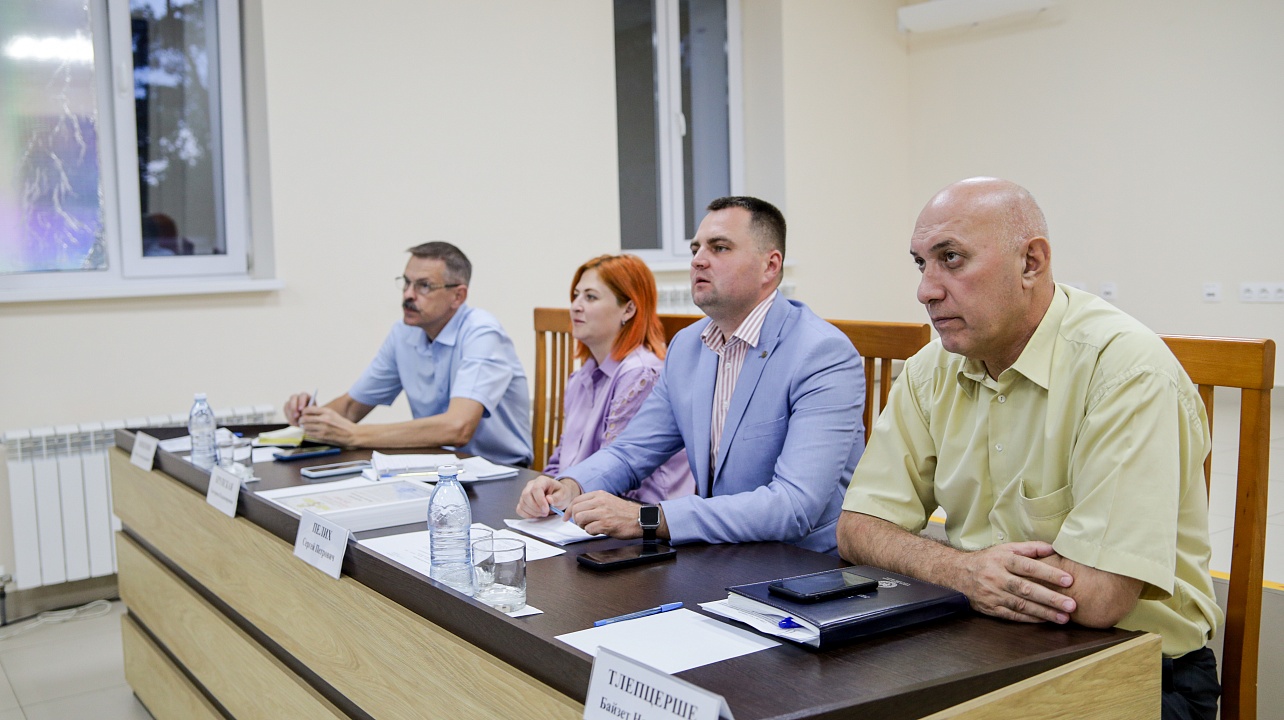 В администрации Калининского сельского округа обсудили перспективы развития посёлка Индустриального