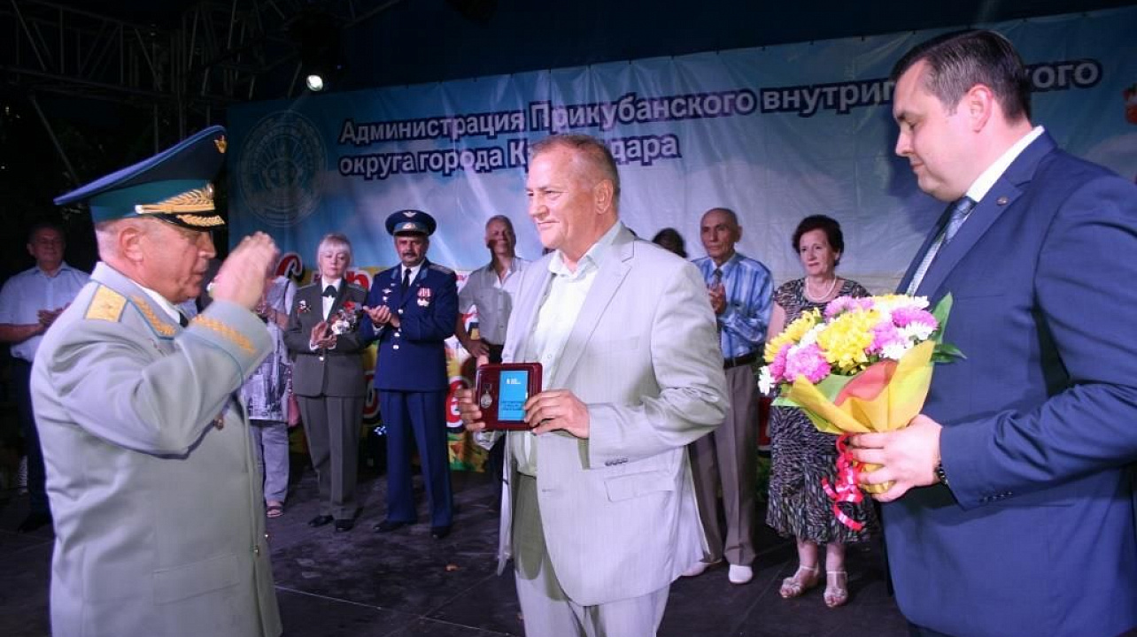 В сквере Фестивальном ко Дню города открыли отреставрированный фонтан