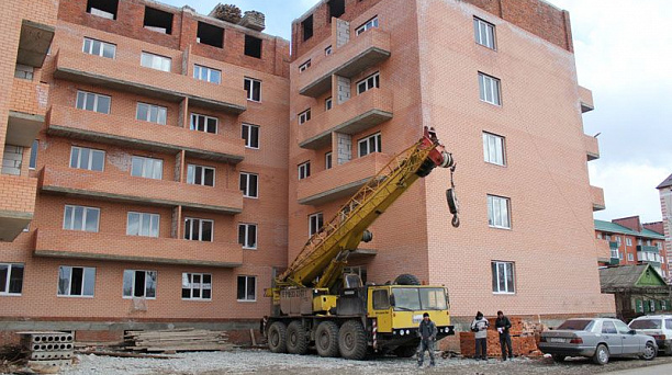 Владимир Евланов обратился к горожанам с призывом не покупать квартиры в самостроях