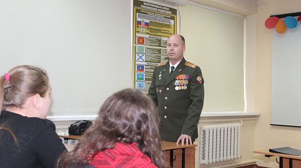 В институте физкультуры состоялась встреча с ветераном Вооруженных Сил Российской Федерации