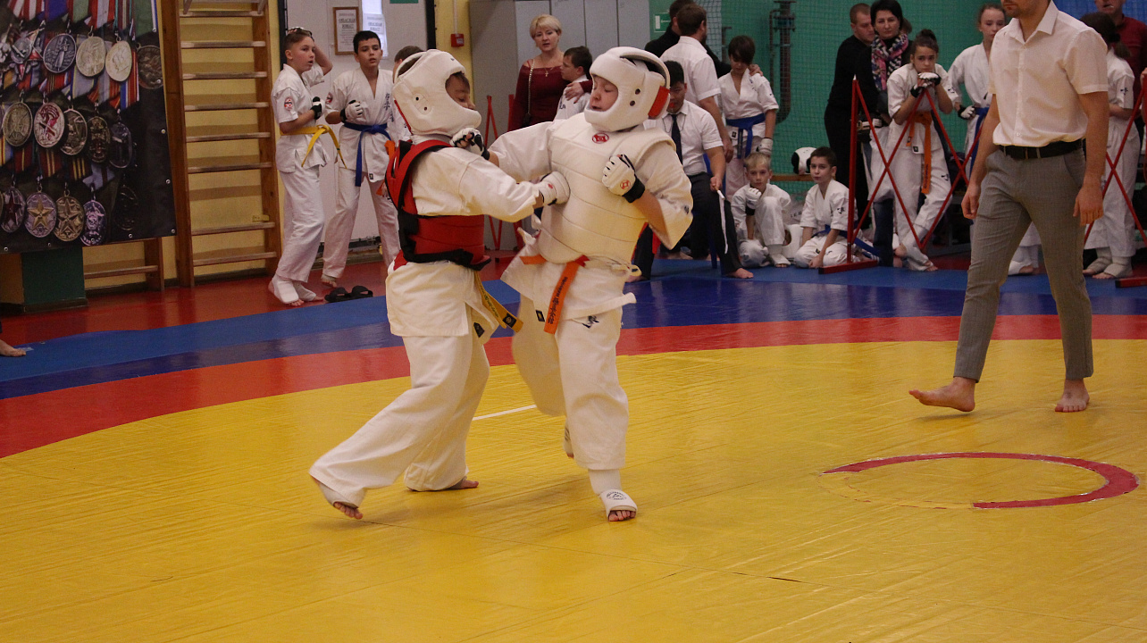 50 комплектов наград разыграли в Краснодаре на открытых городских спортивно-патриотических соревнованиях по киокусинкай