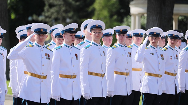 Глава Краснодара и председатель Гордумы поздравили выпускников Краснодарского президентского кадетского училища