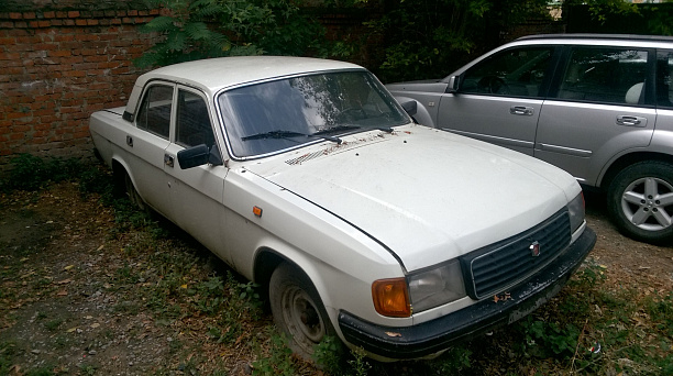 В Западном округе продолжается мониторинг по выявлению и уборке транспортных средств, брошенных собственниками