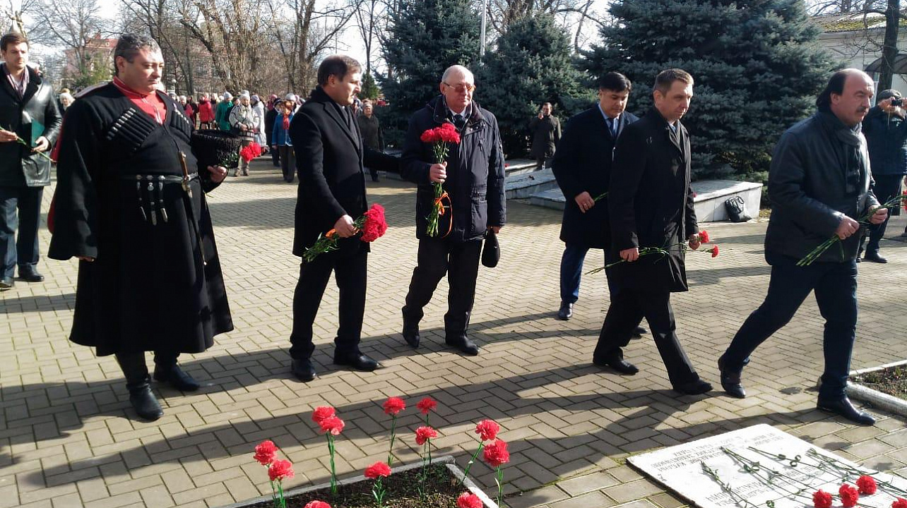 Казаки Пашковского станичного казачьего общества приняли участие в митинге, посвященном  Дню освобождения Краснодара