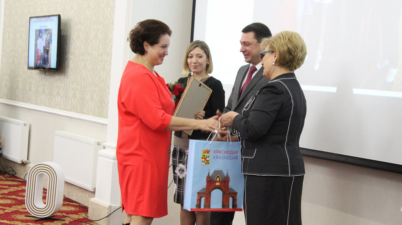 Спортивные итоги года подвели в Краснодаре. Атлетов и тренеров поблагодарил за достижения и поздравил с наступающим 2018 годом мэр Евгений Первышов. Часть 2.