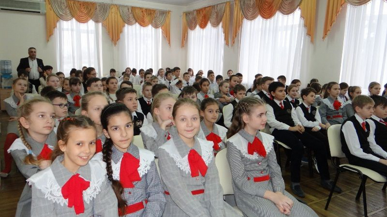 Ансамбль «Кубанский экспресс» выступил с концертом для детей