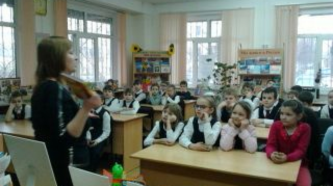 В библиотеке Западного округа прошел библиотечный урок «Плавание по книжному морю»