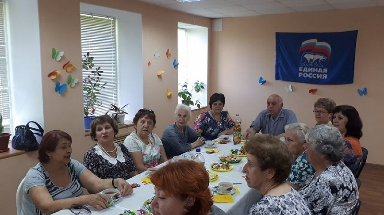 В Центральном округе прошел праздник «Сосед соседу руку протяни»