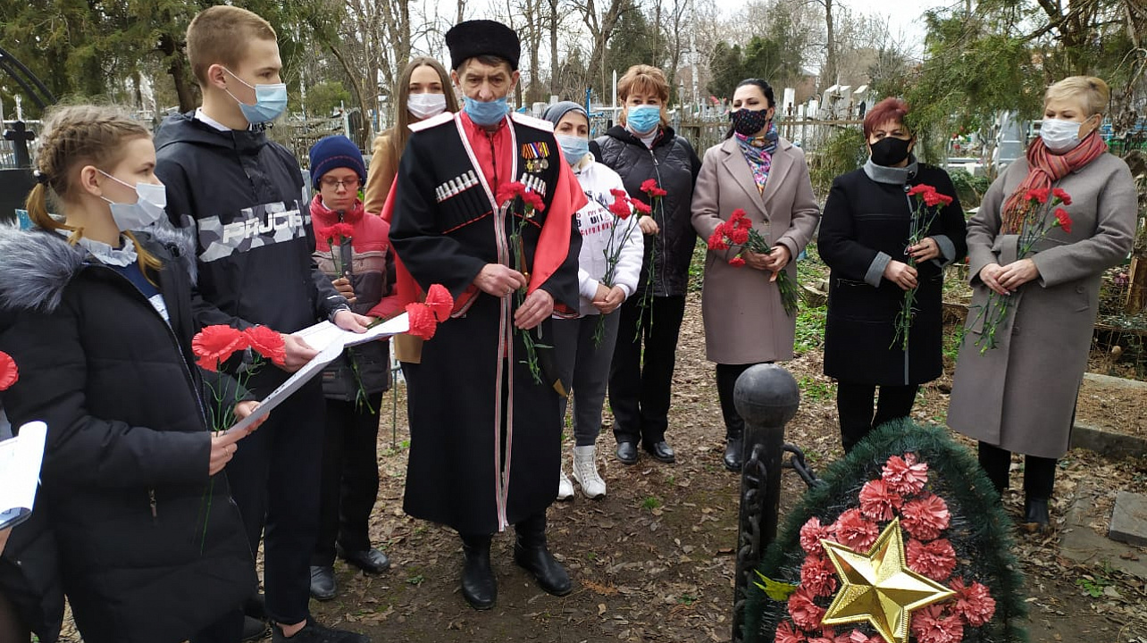 В Прикубанском округе у всех памятников героям Великой Отечественной войны прошли памятные мероприятия и возложение цветов