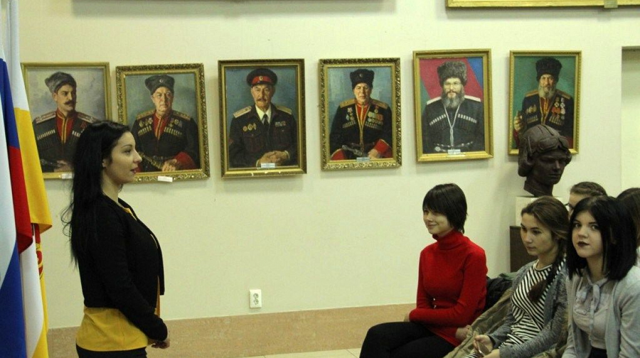 О Ленинграде студентам КИПО