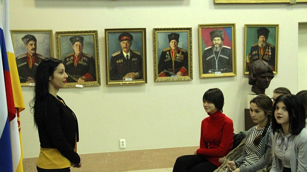 О Ленинграде студентам КИПО