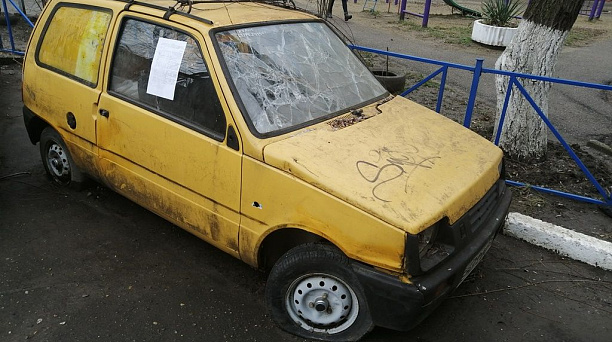 В Западном округе прошел рейд по выявлению брошенного автотранспорта