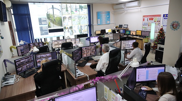 Глава Краснодара посетил городскую ЕДДС и проверил готовность службы к длинным каникулам