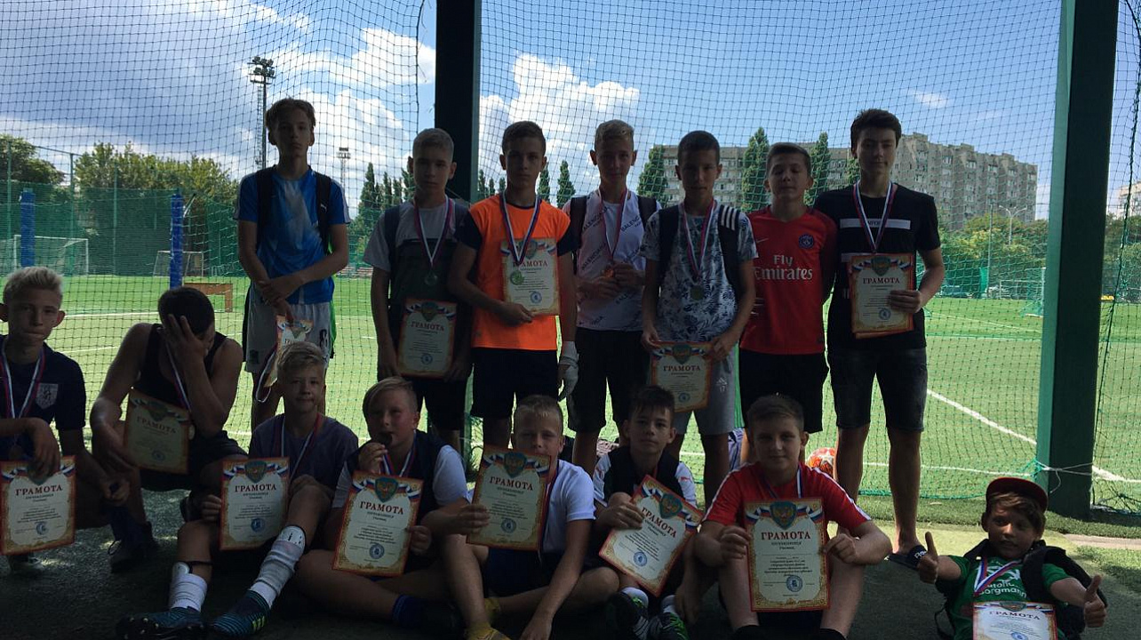 Юные футболисты Западного округа приняли участие в турнире по дворовому футболу