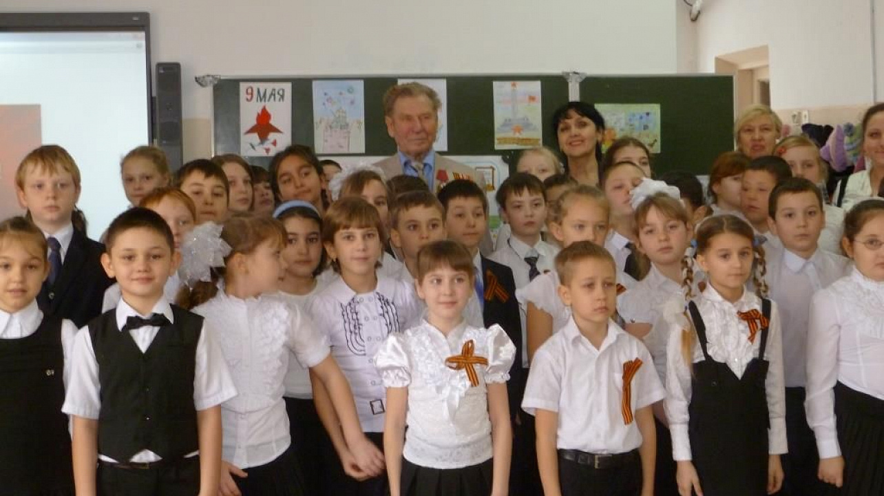 ученики 3 А и 3 В класса с Пушкаревым А.М.