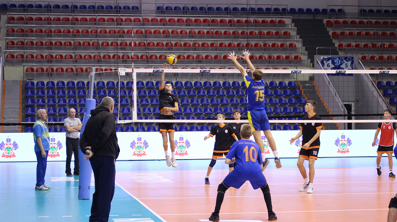 Определились победители Первенства Краснодара по волейболу среди юношей и девушек