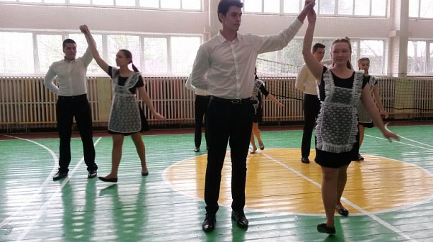 В Западном округе прошел окружной этап городского конкурса школьных творческих коллективов