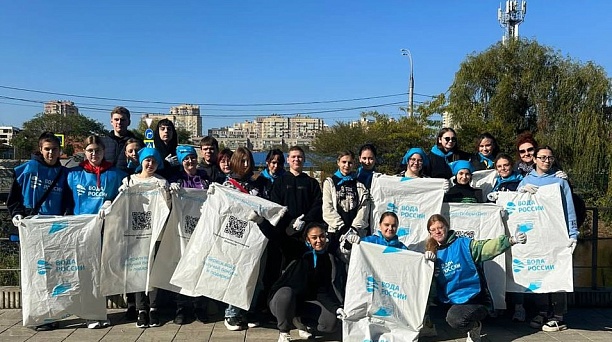 Краснодарские студенты - волонтёры стали участниками акции «Вода России»