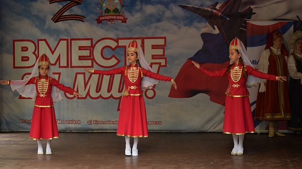 В Чистяковской Роще прошел фестиваль народных игр и традиций