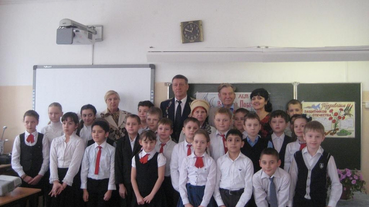 Боевой офицер-контрразведчик провел урок мужества с дошкольниками в Прикубанском округе