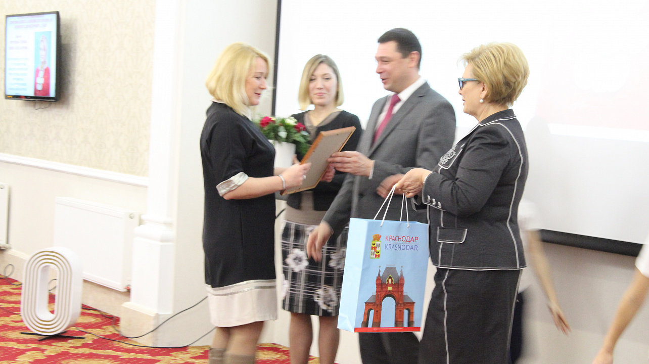 Спортивные итоги года подвели в Краснодаре. Атлетов и тренеров поблагодарил за достижения и поздравил с наступающим 2018 годом мэр Евгений Первышов. Часть 2.