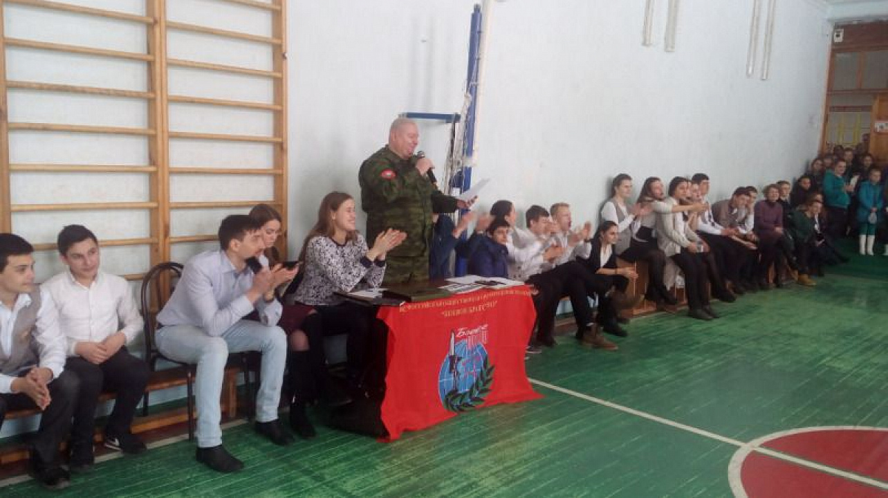 В СОШ №58 прошла встреча с ветеранами вооруженных конфликтов (5).jpg