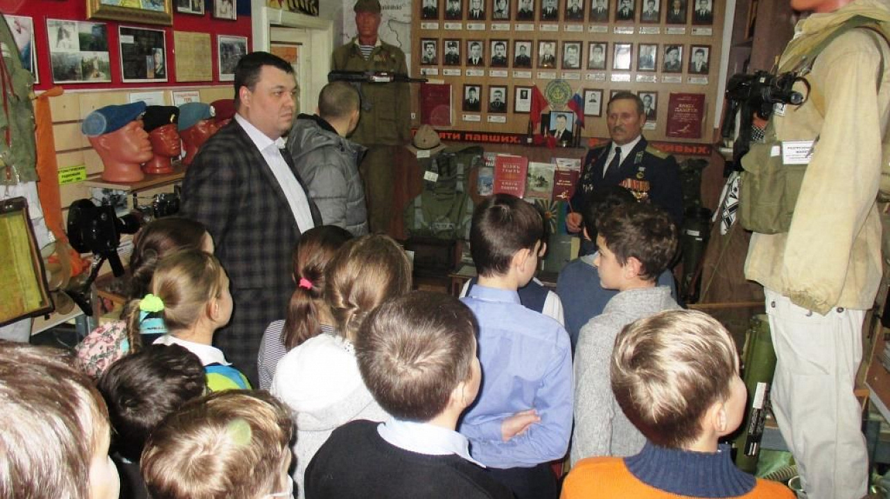 Учащиеся школы №16 стали участниками внеклассного урока истории в музее афганцев