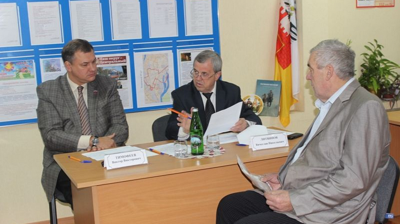 Глава Центрального округа встретился с руководителями ТОС