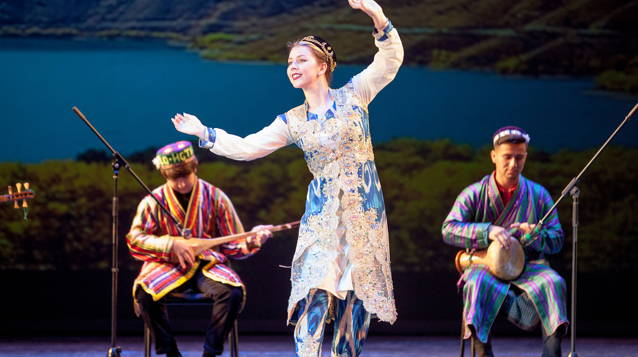 XII Краснодарский городской молодёжный фестиваль «Песни и танцы народов мира» объединил сотни горожан р (15).jpg