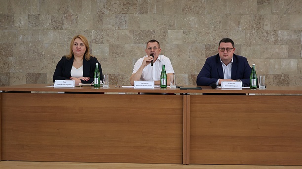 Сегодня в Центральном округе обсудили вопросы налогового законодательства и антитеррористической безопасности 