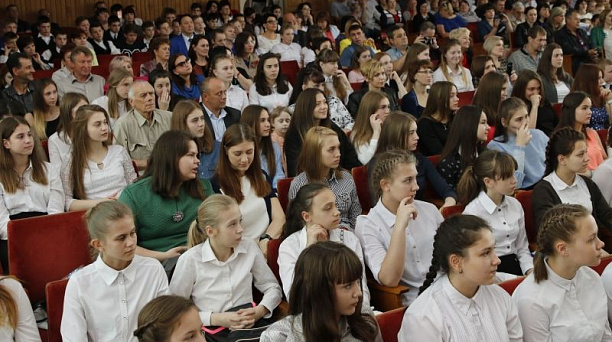 Евгений Первышов поздравил гандболистов Краснодара с победами