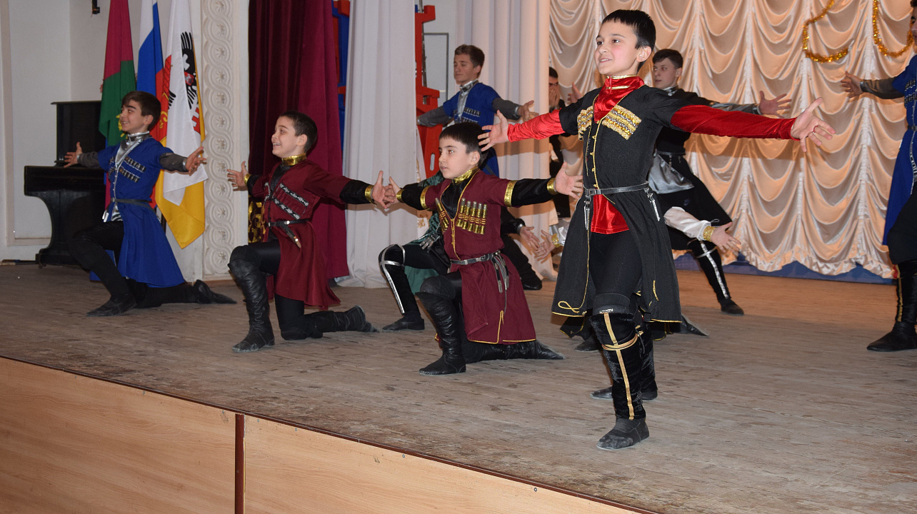 В Краснодаре состоялось мероприятие, посвящённое 97-летию со дня образования Дагестанской автономной республики.JPG