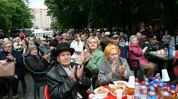 Ветеранов Прикубанского округа поздравили с Днем Победы