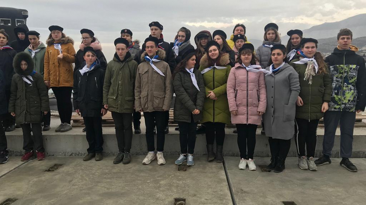 Школьники Западного округа побывали на подводной лодке «Краснодар»