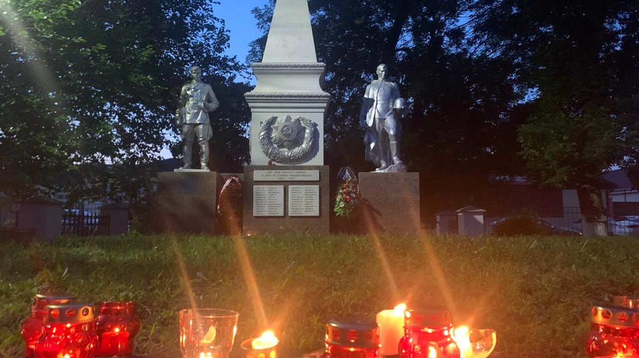 Акция «Свеча памяти» и возложения цветов у памятников участникам Великой Отечественной войны сегодня прошли по всему Прикубанскому округу