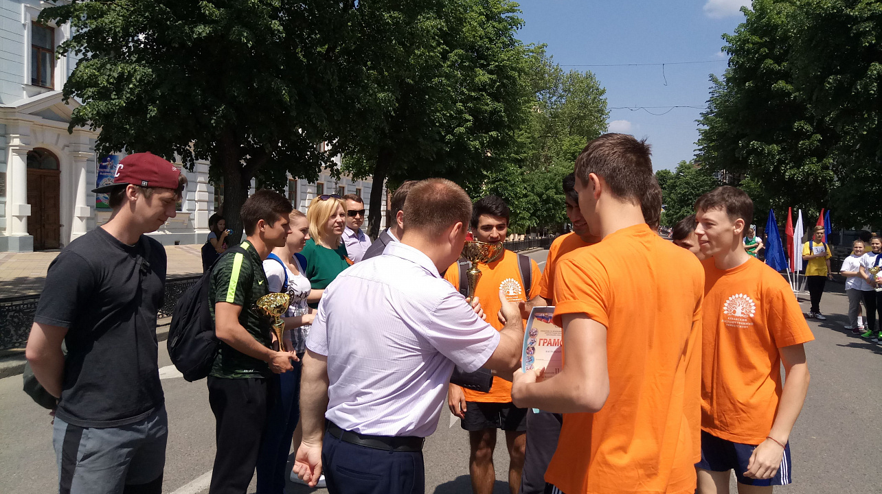 В Краснодаре прошла Всекубанская эстафета «Спортсмены Кубани — в ознаменование Победы в Великой Отечественной войне 1941–1945 годов»