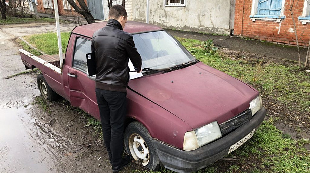 В Западном округе прошёл очередной мониторинг улиц с целью выявления и уборки транспортных средств, брошенных собственниками