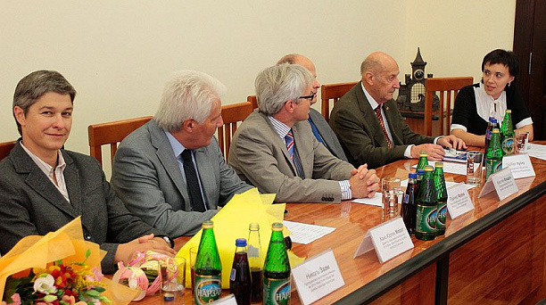 О фонтанах Краснодара выпустят подарочное издание в Карлсруэ