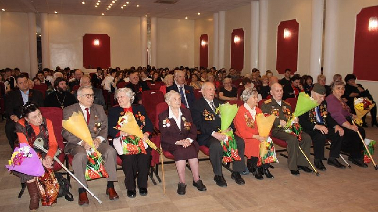 В Центральном округе прошел торжественный прием блокадников и защитников Ленинграда